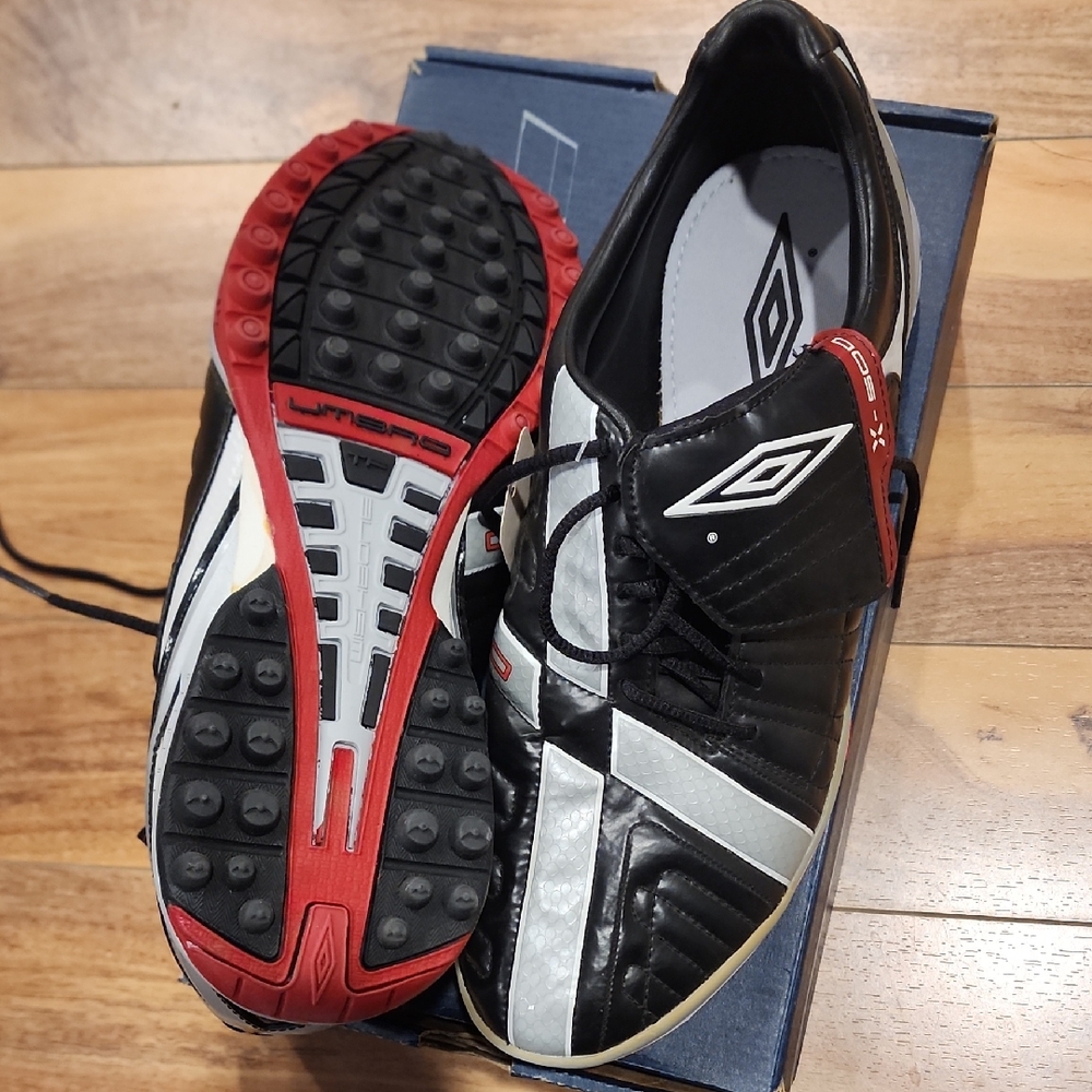 Umbro X-500-A TF Black and Red Astro Soccer Shoes Athletic Shoes